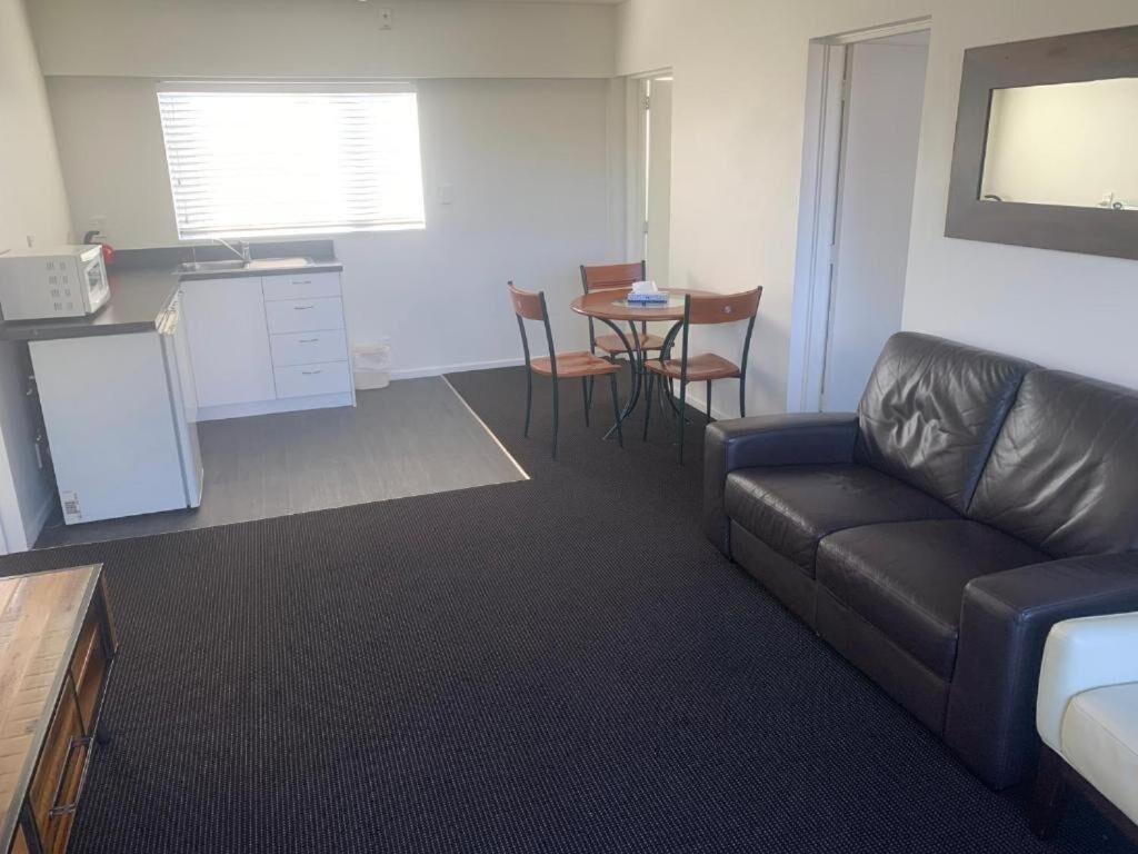 The Riccarton Hotel Christchurch Bagian luar foto