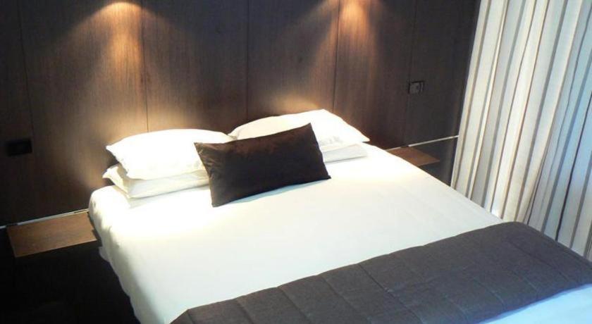 The Riccarton Hotel Christchurch Bagian luar foto