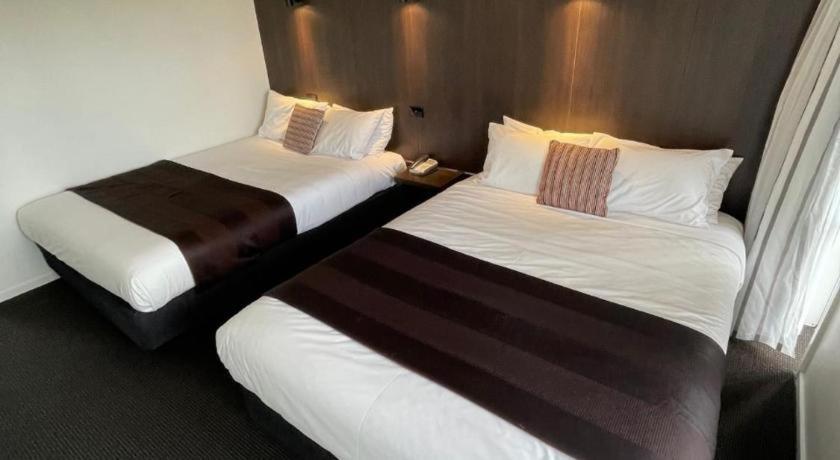The Riccarton Hotel Christchurch Bagian luar foto