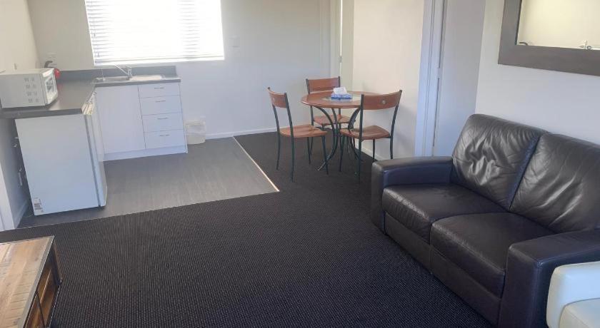 The Riccarton Hotel Christchurch Bagian luar foto